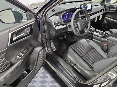 2025 Mitsubishi Outlander SEL