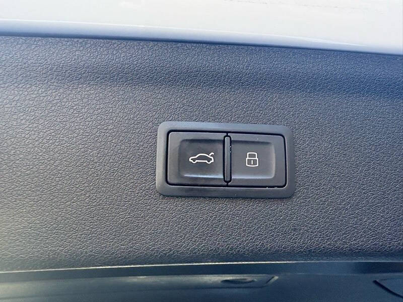 2016 Audi Q3 2.0T quattro Premium Plus