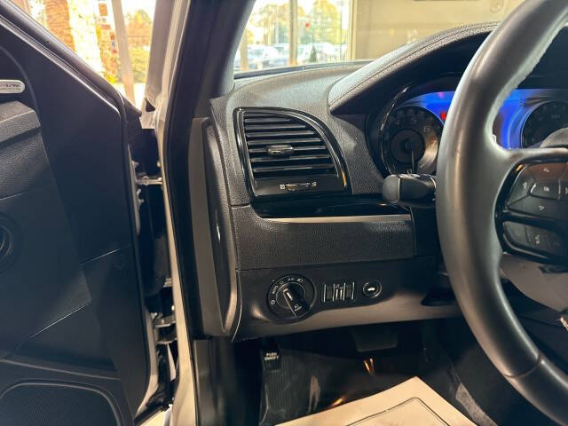 2023 Chrysler 300 S V6