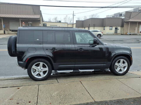 2023 Land Rover Defender 110 SE