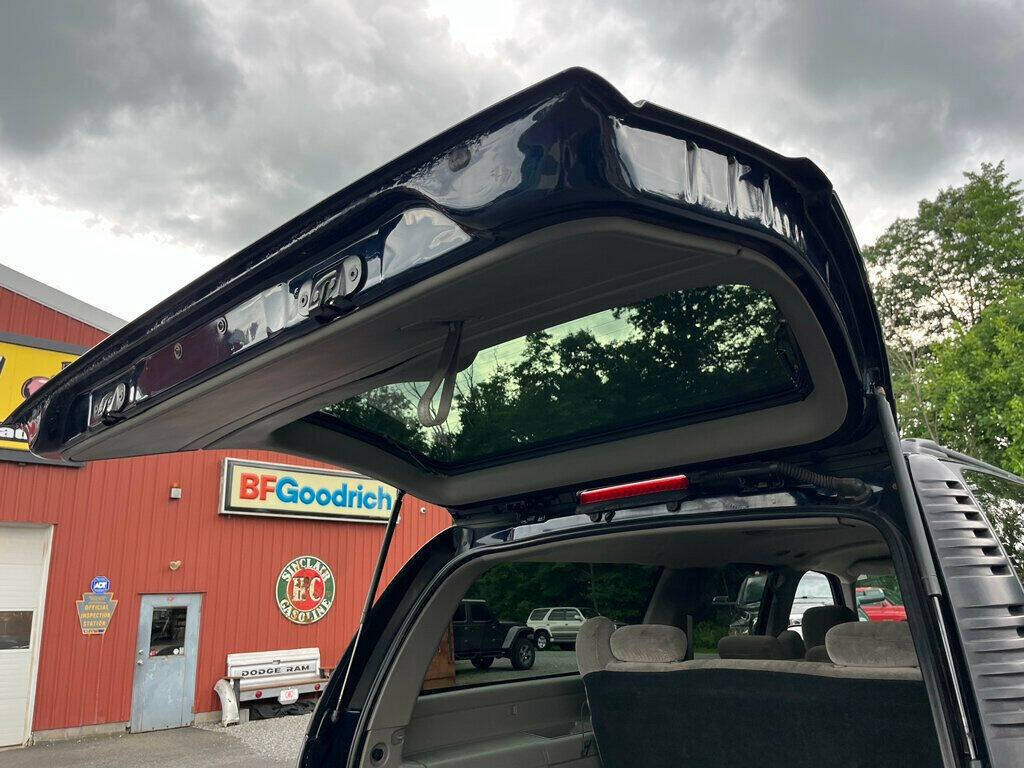 2005 Chevrolet Suburban 41