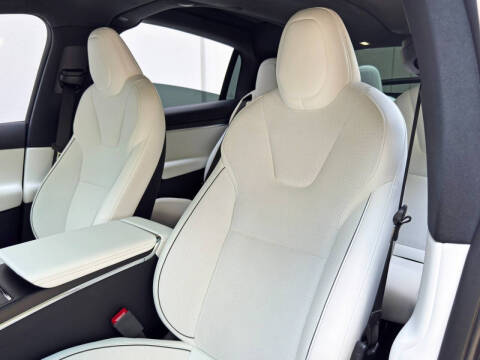 2025 Tesla Model X Plaid