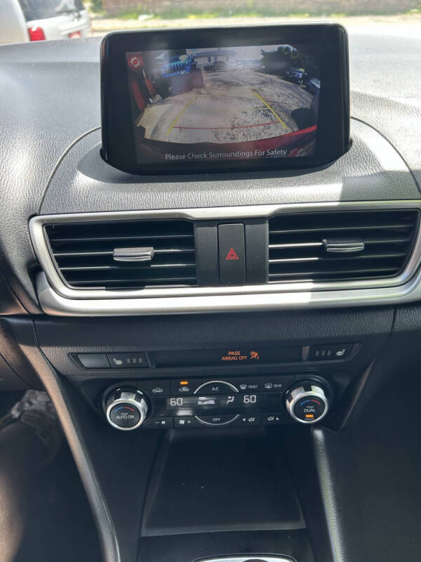 2018 Mazda MAZDA3 Touring