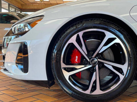 2023 Audi e-tron GT quattro Premium Plus