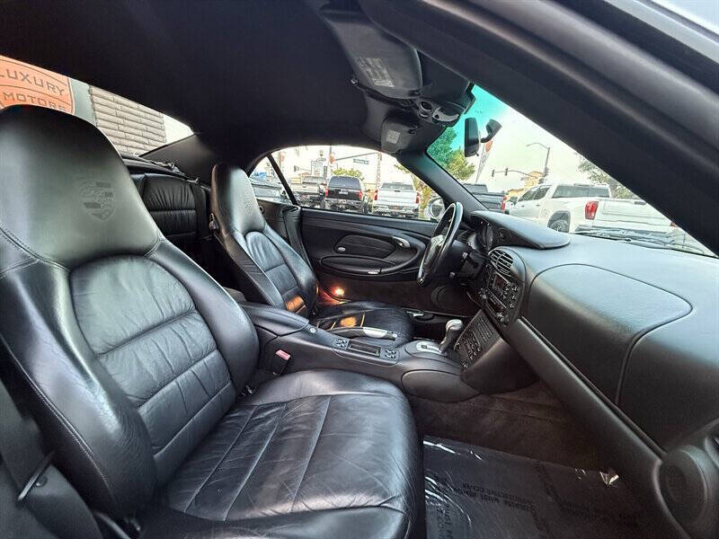 2000 Porsche 911 Carrera