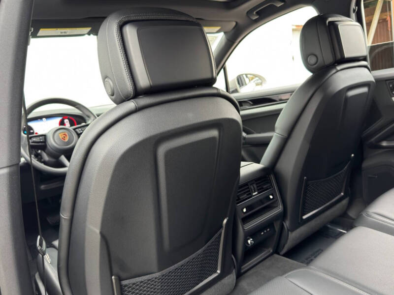 2024 Porsche Cayenne