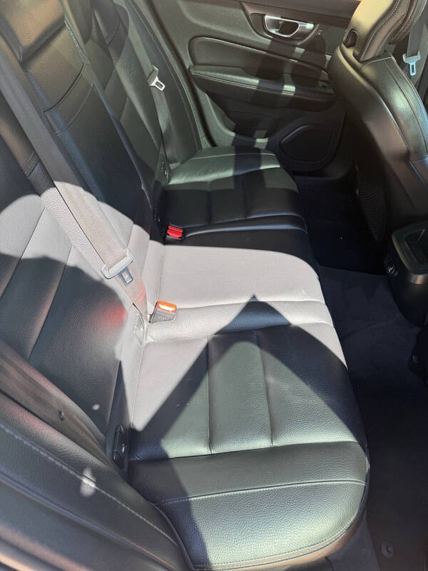 2020 Volvo V60 Cross Country T5