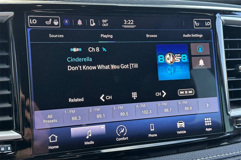 2022 Chrysler Pacifica Hybrid Touring L