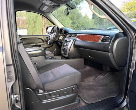 2011 GMC Yukon XL SLE