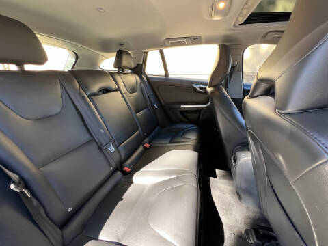 2015 Volvo V60 T5 Drive-E Platinum