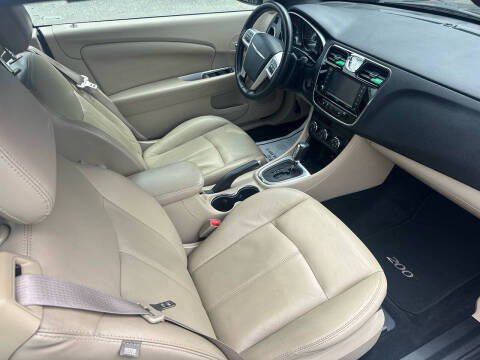 2011 Chrysler 200 Limited