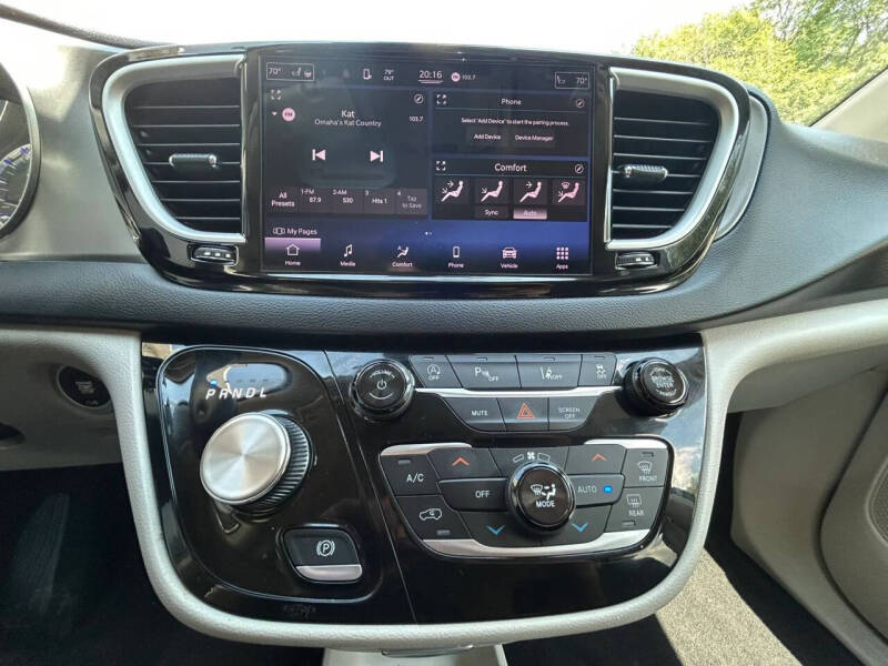 2022 Chrysler Pacifica Touring L