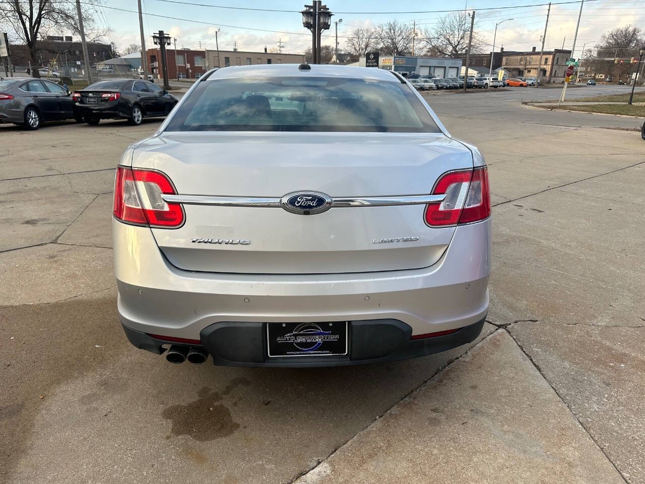 2011 Ford Taurus for sale at Auto Connection in Waterloo, IA