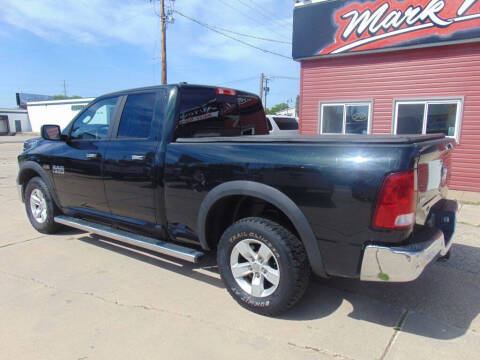 2017 RAM 1500 SLT