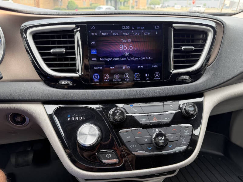 2017 Chrysler Pacifica Touring Plus