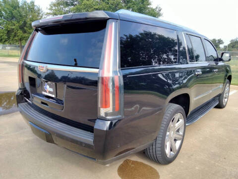 2018 Cadillac Escalade ESV Luxury