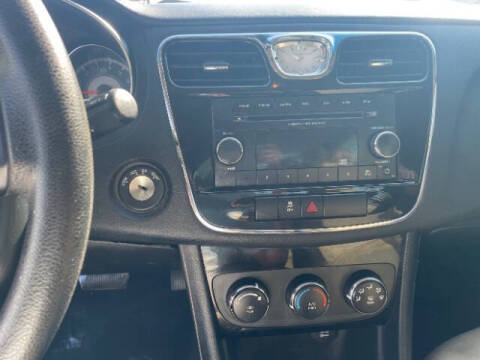 2013 Chrysler 200 LX