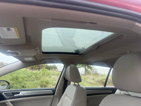 2015 Volkswagen Golf TSI SE