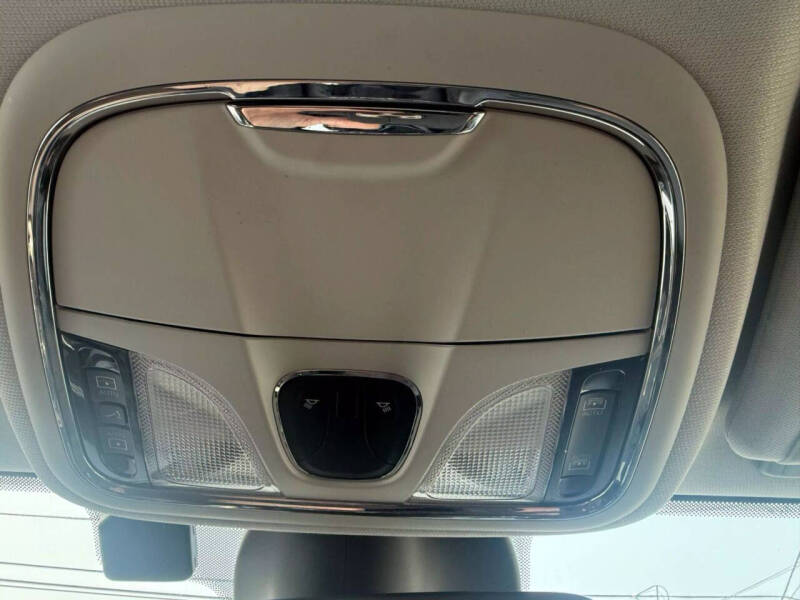 2019 Jeep Cherokee Overland