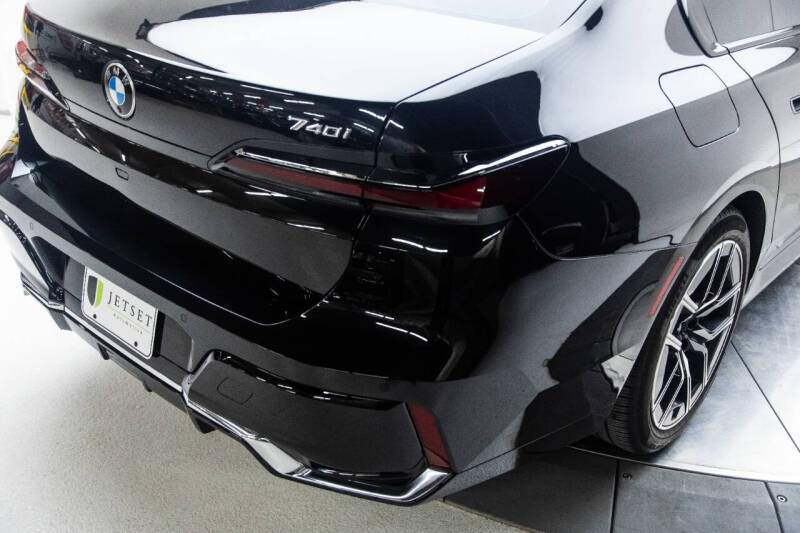 2023 BMW 7 Series 740i