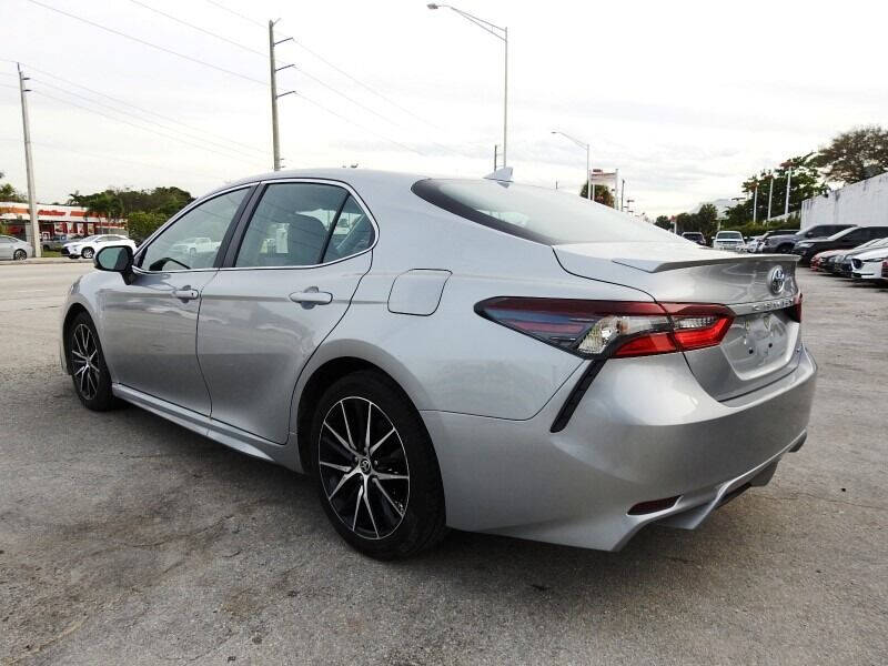 2021 Toyota Camry Sedan
