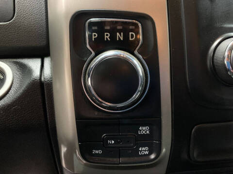 2017 RAM 1500 SLT