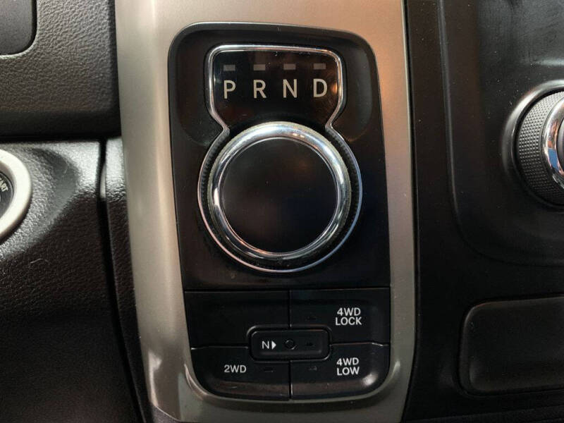 2017 RAM 1500 SLT