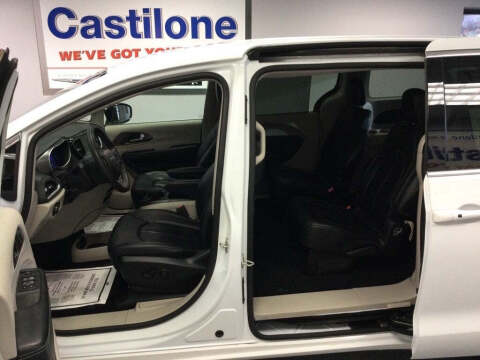 2024 Chrysler Pacifica Touring L