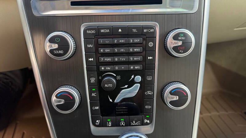 2016 Volvo XC60 T5 Drive-E Platinum