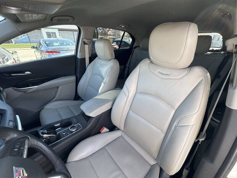 2020 Cadillac XT4 Premium Luxury