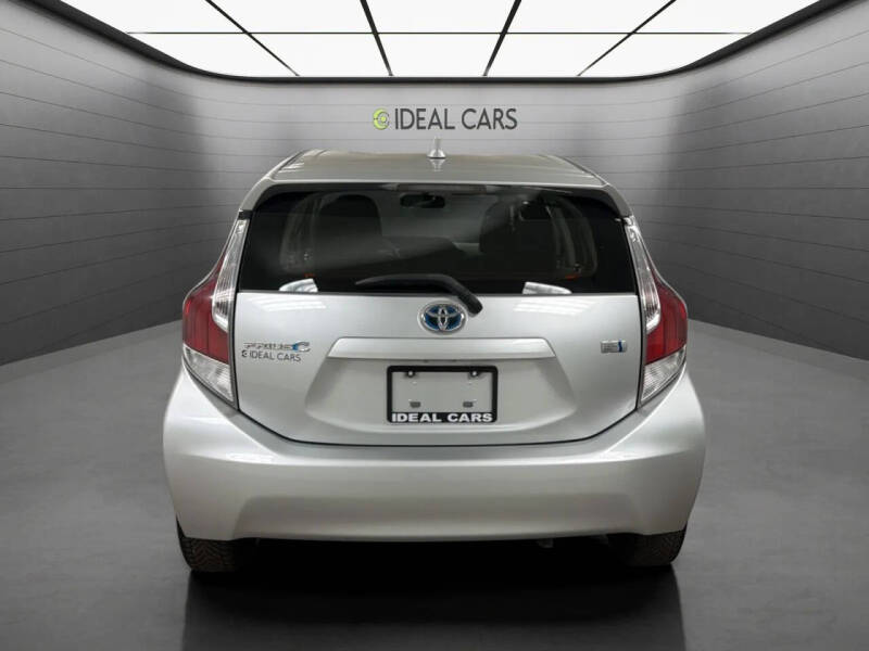 2015 Toyota Prius c One