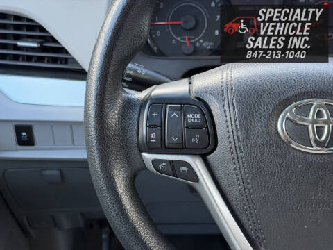 2017 Toyota Sienna LE Mobility 7-Passenger