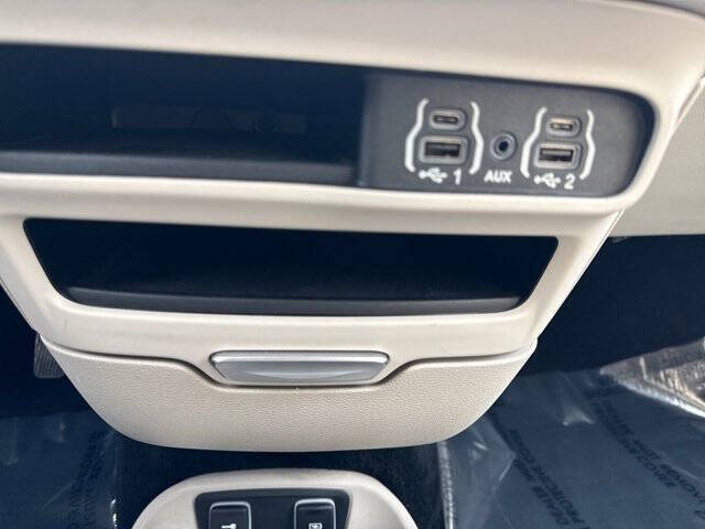 2021 Chrysler Pacifica Touring L