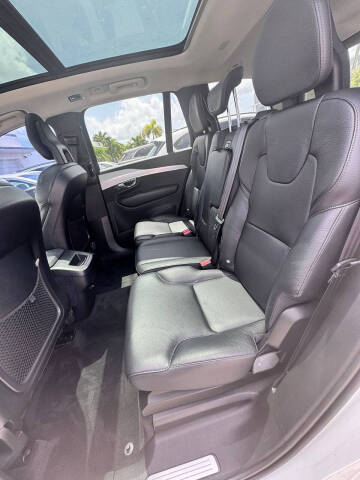 2017 Volvo XC90 T5 Momentum