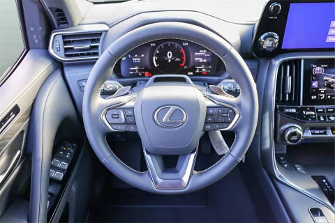 2025 Lexus LX 600 Premium