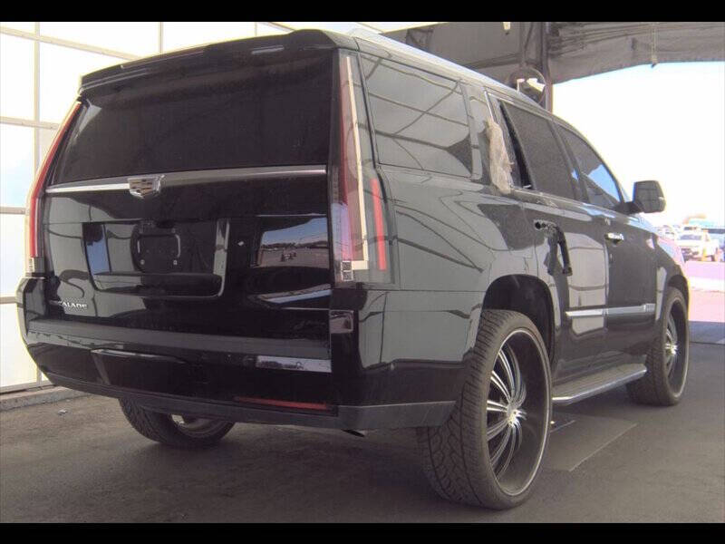2018 Cadillac Escalade Luxury