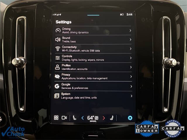 2025 Volvo XC40 B5 Core Bright Theme