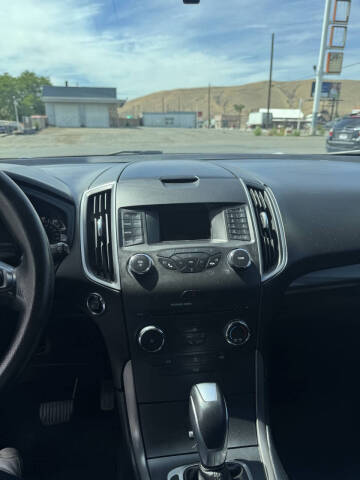 2017 Ford Edge SE