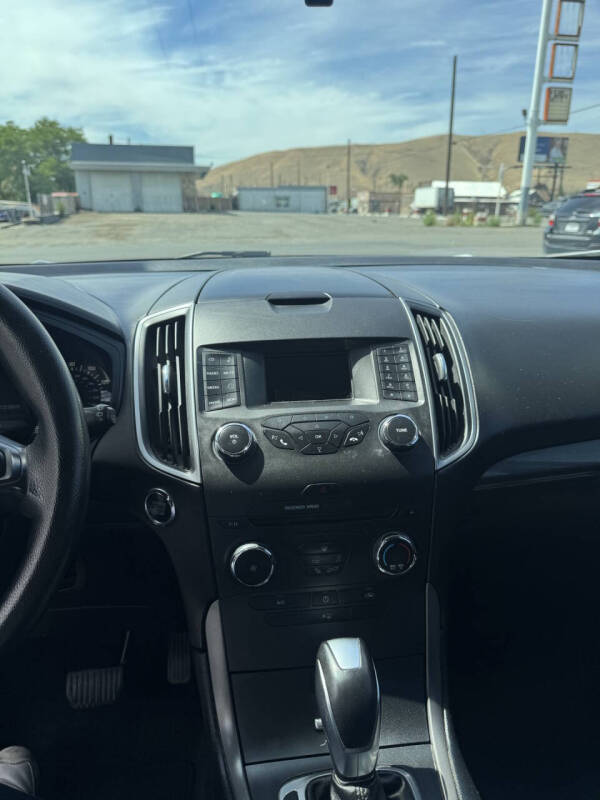 2017 Ford Edge SE