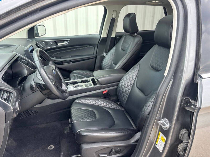 2023 Ford Edge Titanium
