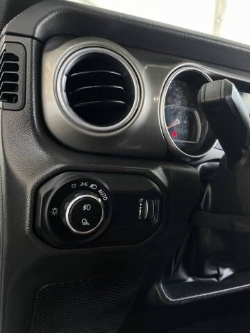 2023 Jeep Gladiator Overland