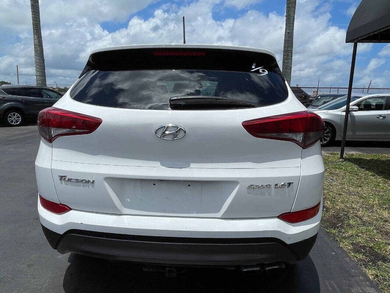 2016 Hyundai Tucson  - $14,900
