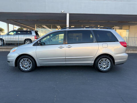 2008 Toyota Sienna LE 8-Passenger