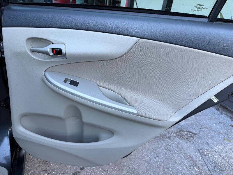 2011 Toyota Corolla LE