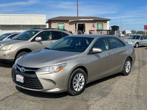 2017 Toyota Camry Hybrid for sale at Deruelle's Auto Sales in Shingle Springs CA
