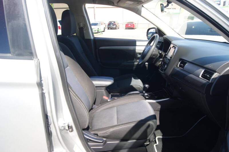 2018 Mitsubishi Outlander ES