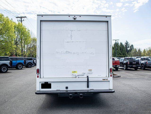 2024 Ford E-Series