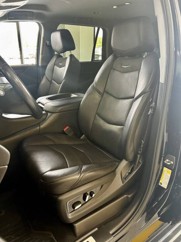 2018 Cadillac Escalade Standard