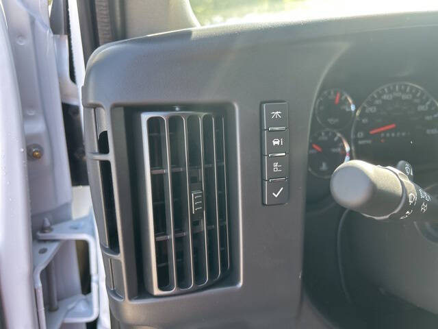 2025 Chevrolet Express 2500