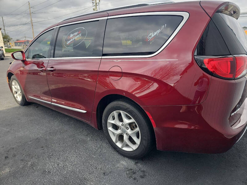 2017 Chrysler Pacifica Touring-L Plus